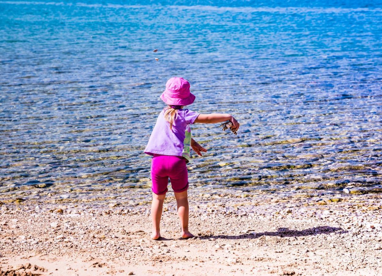 Apartmani Dina Biograd Na Moru Eksteriør billede