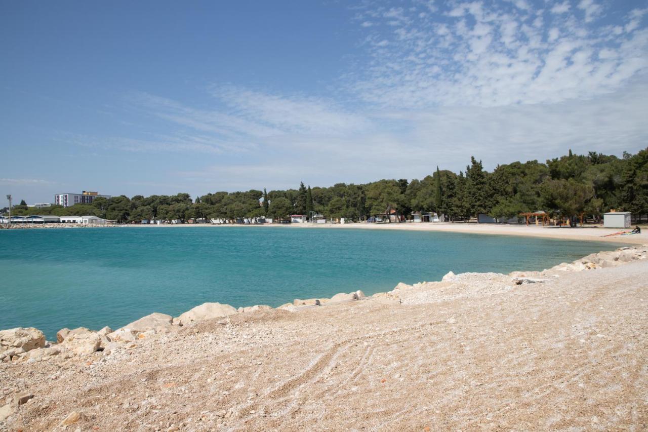Apartmani Dina Biograd Na Moru Eksteriør billede