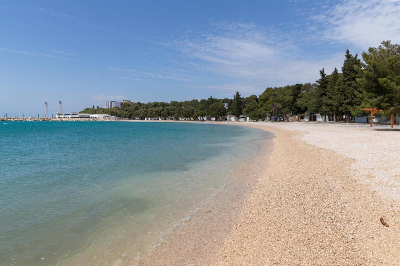 Apartmani Dina Biograd Na Moru Eksteriør billede