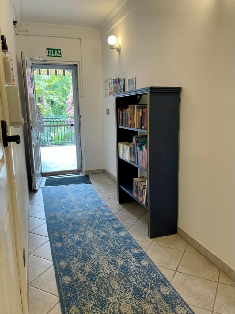 Apartmani Dina Biograd Na Moru Eksteriør billede