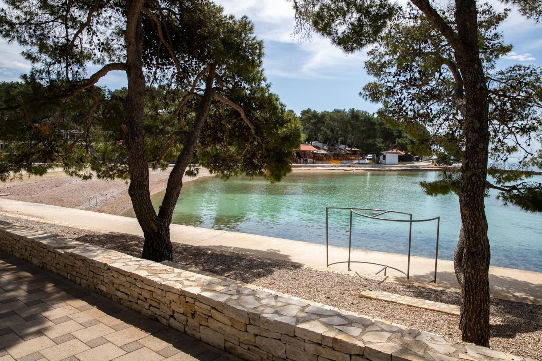 Apartmani Dina Biograd Na Moru Eksteriør billede