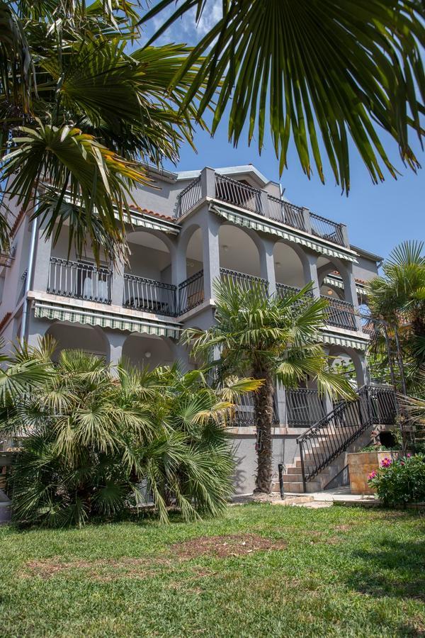 Apartmani Dina Biograd Na Moru Eksteriør billede