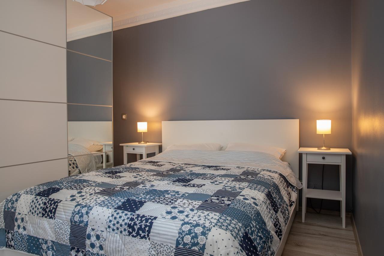 Apartmani Dina Biograd Na Moru Eksteriør billede
