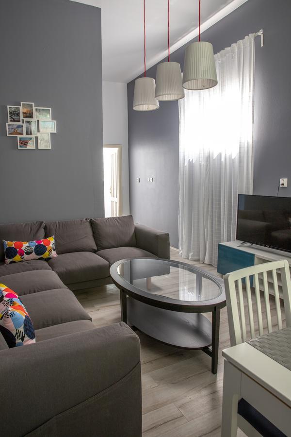 Apartmani Dina Biograd Na Moru Eksteriør billede