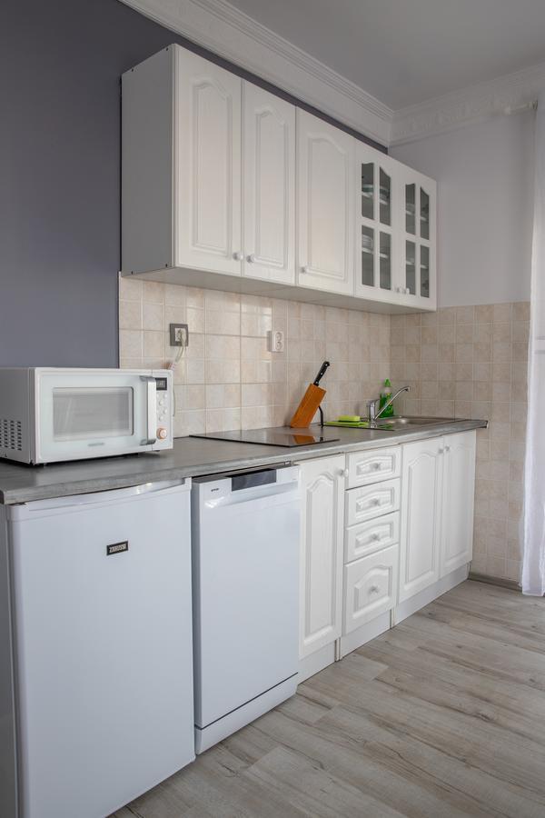 Apartmani Dina Biograd Na Moru Eksteriør billede