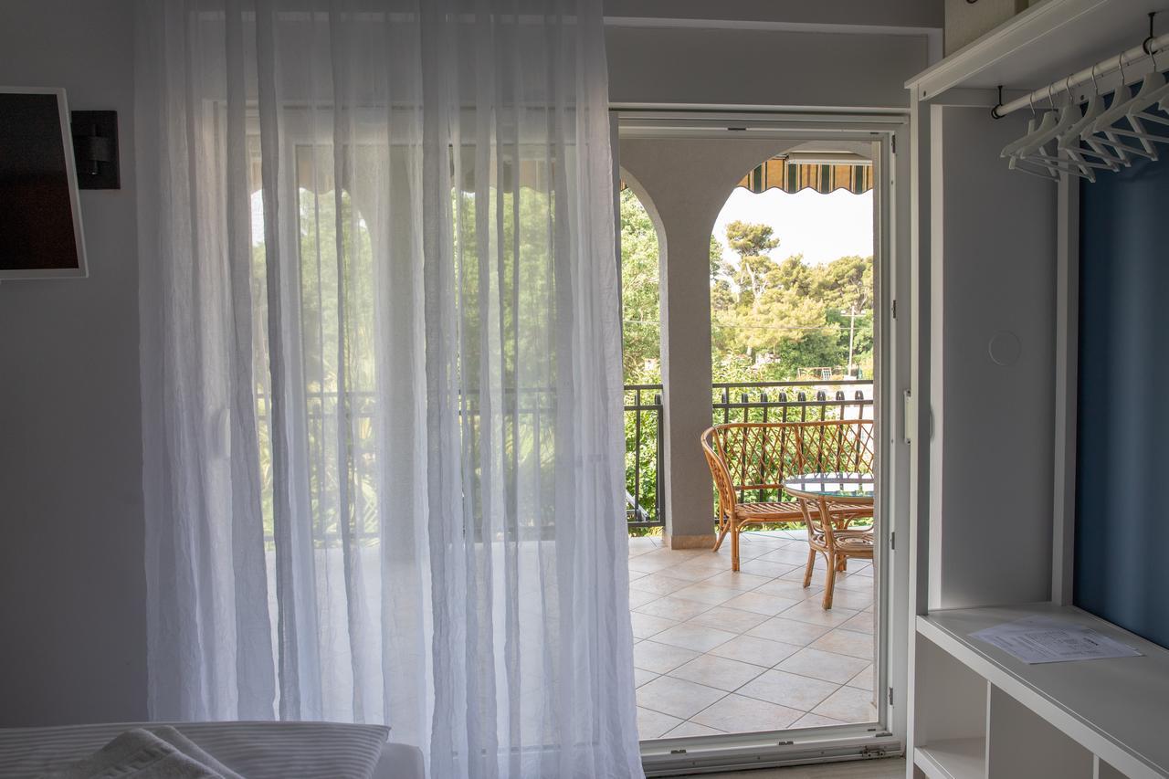 Apartmani Dina Biograd Na Moru Eksteriør billede